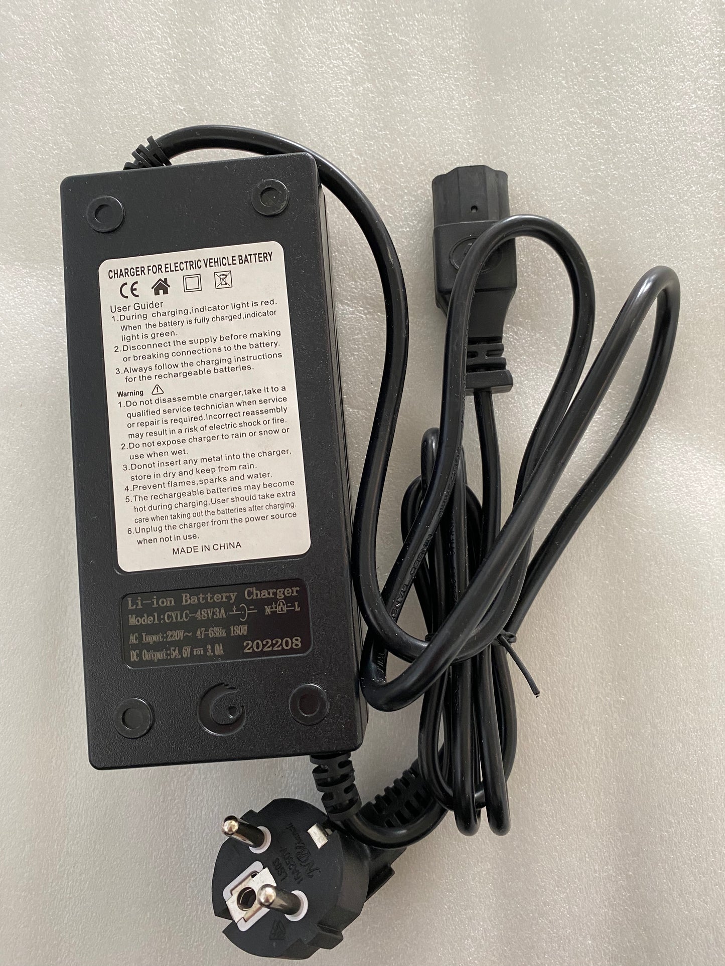 Punjač 54.6V 3A za K2 - emobi.ch