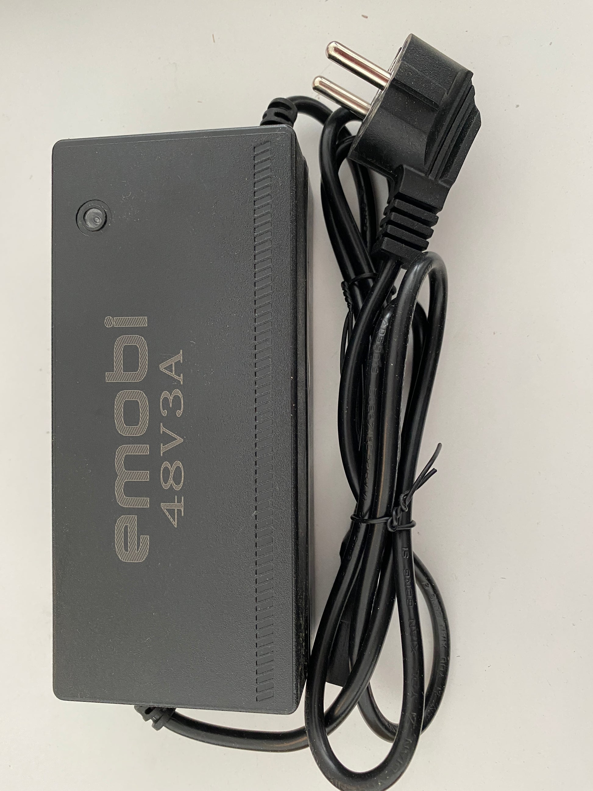 Punjač Li-ion 48V 3A za električni bicikl ili Skuteri - emobi.ch